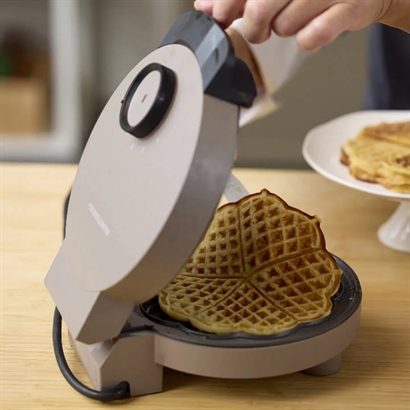 Blomsterbergs Vaffeljern 1000 watt Latte - Vejledende udsalgspris 499,-